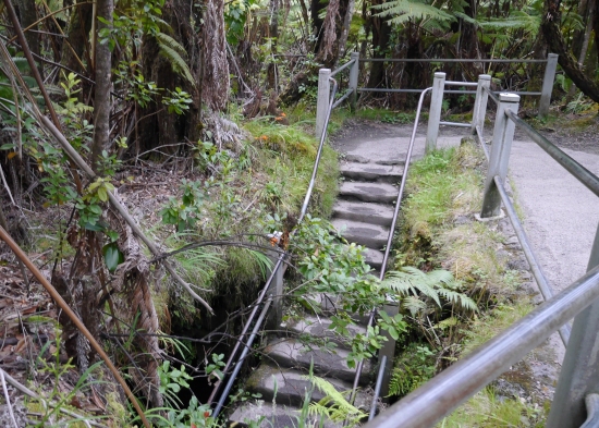 洞窟の出口階段