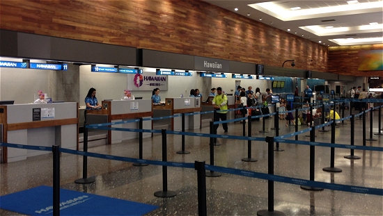 ハワイアン航空チェックインカウンター
